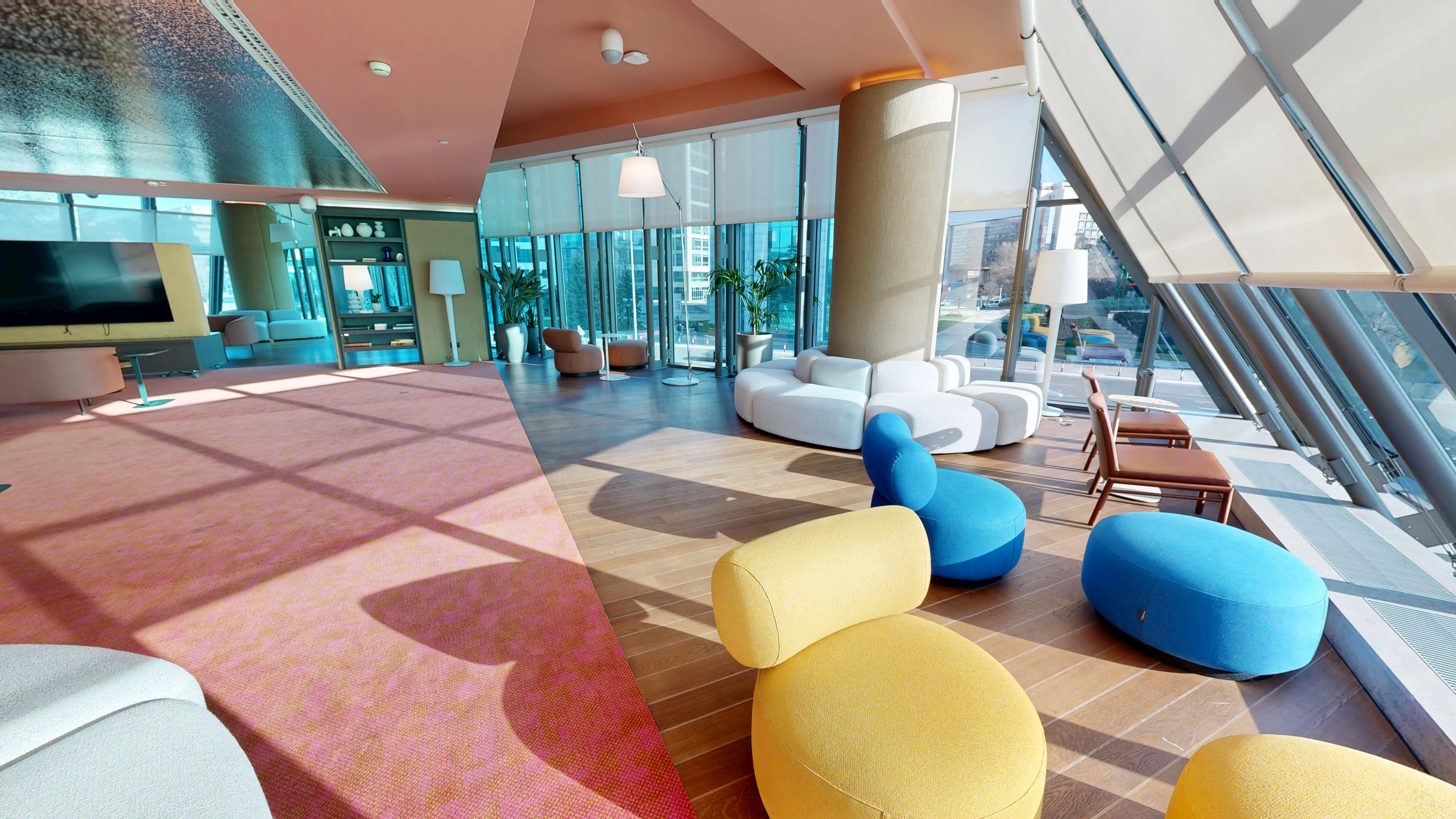 Club Lounge — View 2